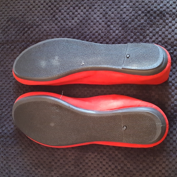Resori Flat Shoes - Picture 7 of 9